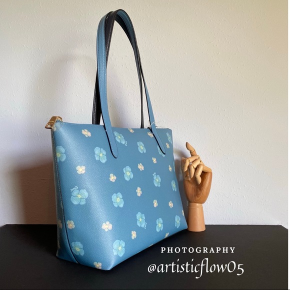 NEW! Coach Taylor Pansy Tote & Selena Gomez Charm! - Picture 5 of 16